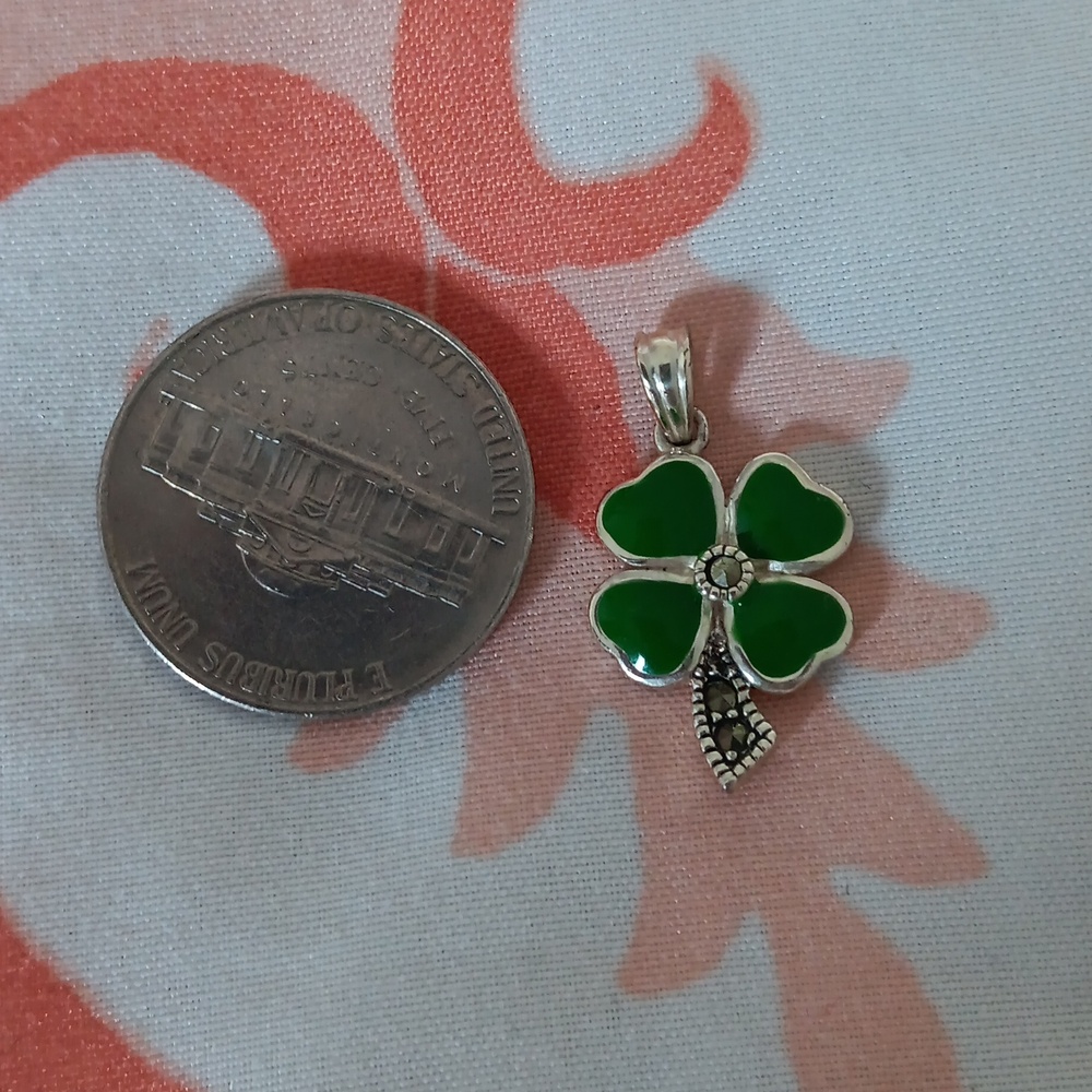 4 leaf clover pendant